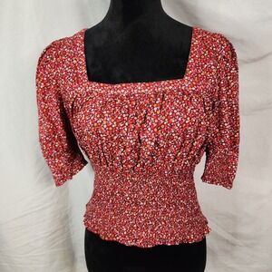 UNIVERSAL THREAD Size Medium Red Ditsy Floral Smocked Square Neck Cropped Blouse